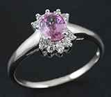 Прелестное кольцо с пурпурно-розовой шпинелью 0,62 карат