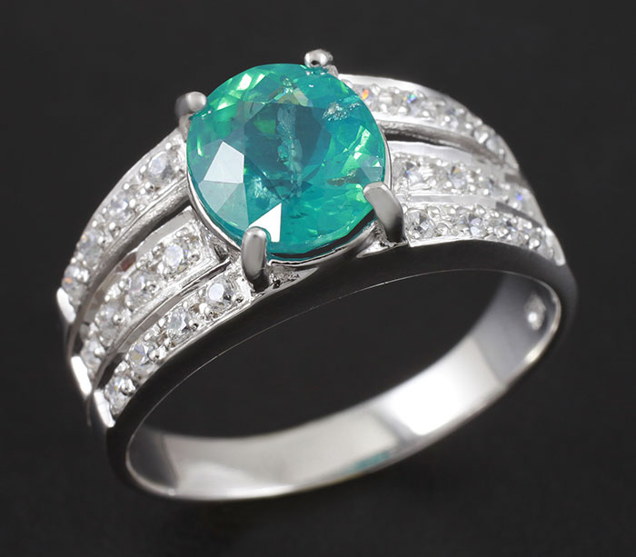 Стильное кольцо с апатитом 1,75 карат