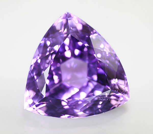 Крупный аметист 37,77 карат