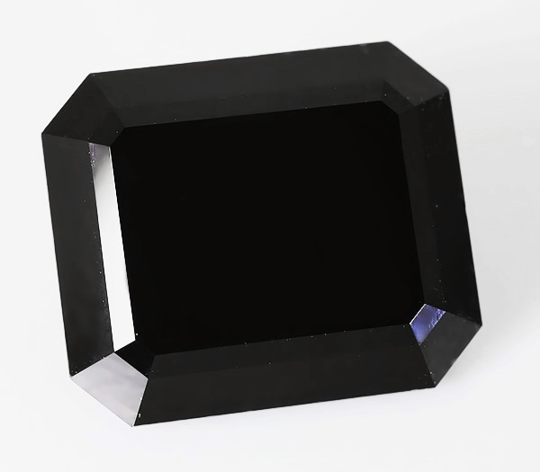 Шерл 8,31 карат