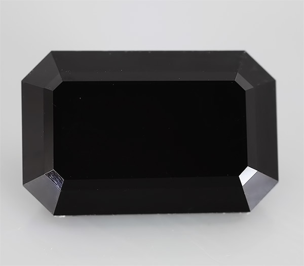 Шерл 8,52 карат