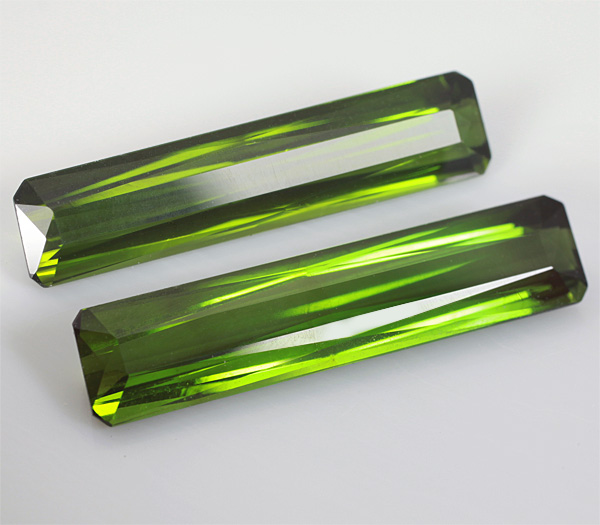 Пара неоново-зеленых турмалинов 5,41 карат