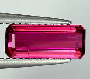 Рубеллит турмалин 1,45 карат! Топовый цвет