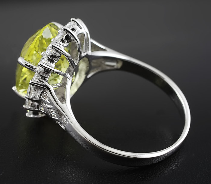 Замечательное кольцо с лимонным цитрином Серебро 925