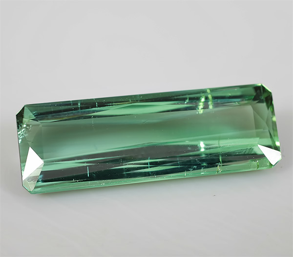 Голубовато-зеленый турмалин 3,32 карат