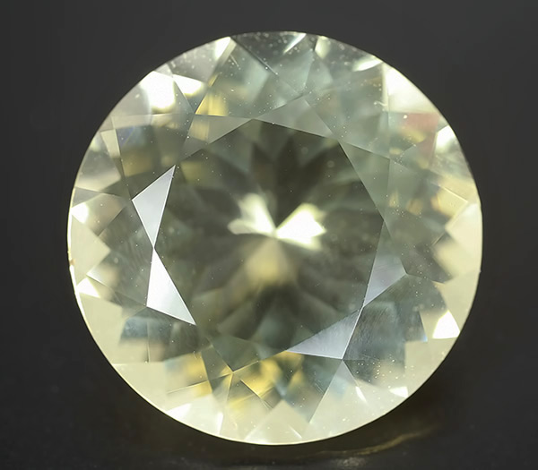 Крупный битовнит 8,2 карат