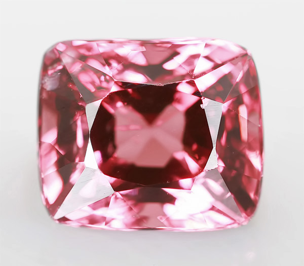 Шпинель падпараджа 1,37 карат