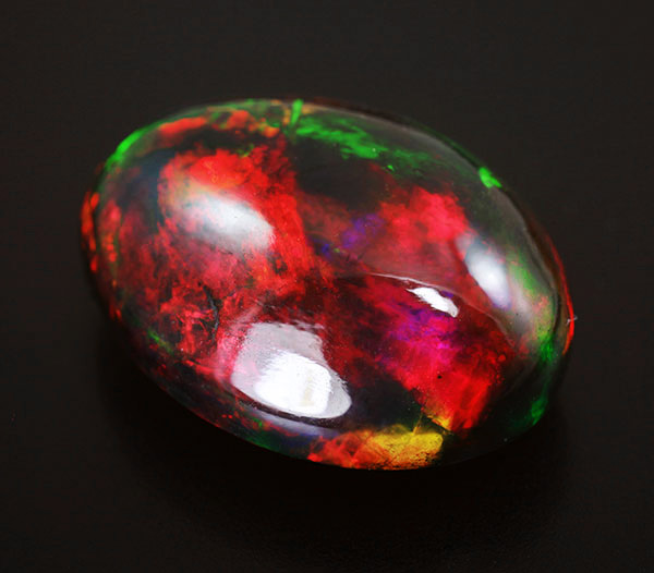 Кристаллический черный опал 4,92 карат 