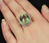 Кольцо с зеленым аметистом и бесцветными топазами Серебро 925