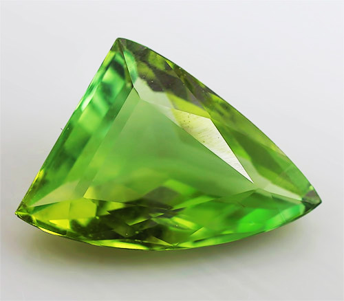 Сочно-зеленый турмалин 3,32 карат! Отличный цвет