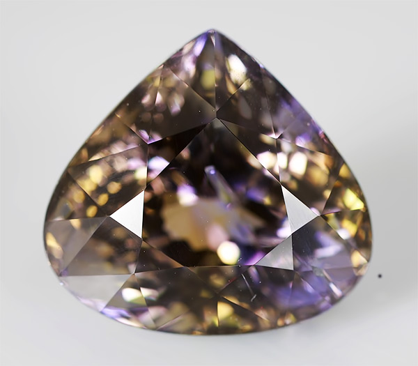 Эксклюзив! Полихромный цоизит 14,58 карат