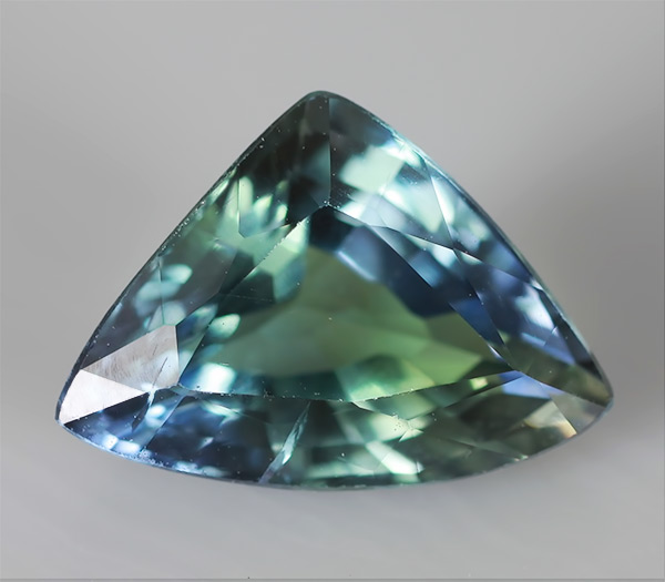 Полихромный цоизит 1,74 карат