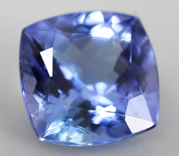Чистейший танзанит 1,62 карат