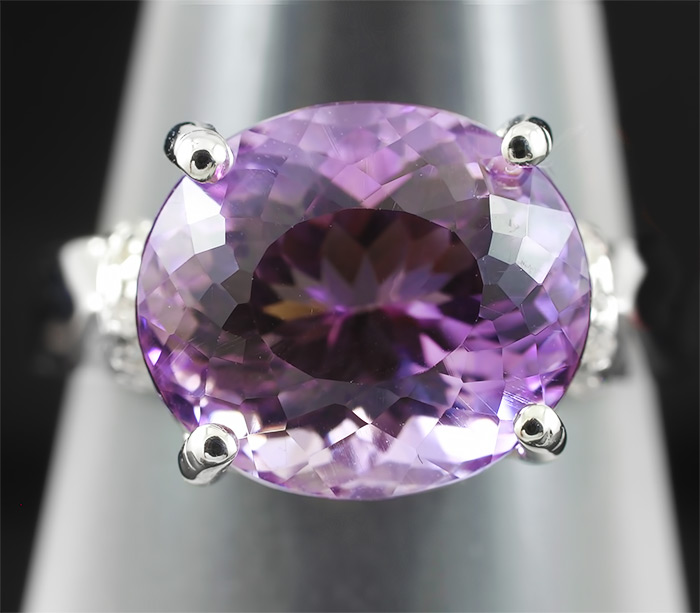 Серебряное кольцо с аметистом 4,29 карат