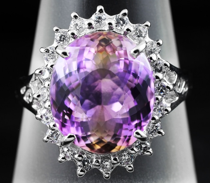 Серебряное кольцо с эффектным аметрином