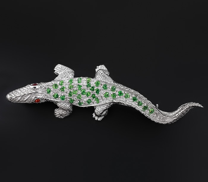 Скульптурная серебряная брошь "Крокодил" с цаворитами и оранжевыми сапфирами Серебро 925