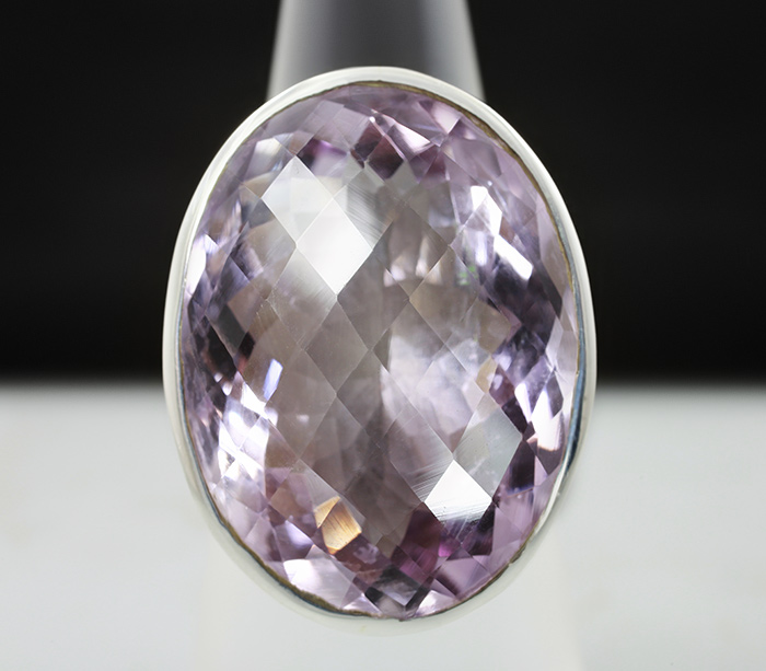 Серебряное кольцо с аметистом