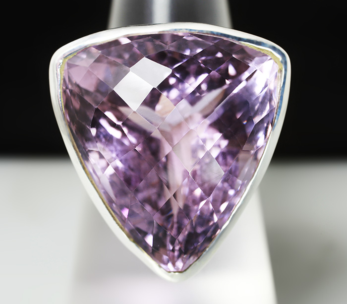 Серебряное кольцо с аметистом