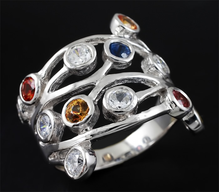 Серебряное кольцо с разноцветными сапфирами 0,99 карат