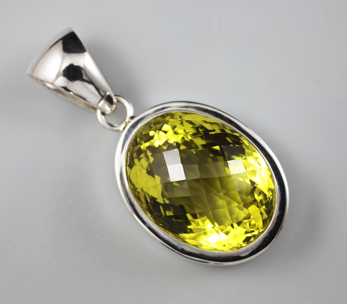 Серебряный кулон с лимонным цитрином
