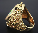 Золотое кольцо с роскошным эфиопским опалом 19 карат и бриллиантами Золото