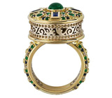 Золотое авторское кольцо с изумрудами, бриллиантами, синими сапфирами и оранжевыми сапфирами Золото