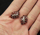 Замечательные серебряные серьги с гранатами и бесцветными топазами Серебро 925