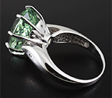 Стильное серебряное кольцо с зеленым аметистом  Серебро 925