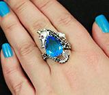 Скульптурное серебряное кольцо с топазом и черными шпинелями Серебро 925