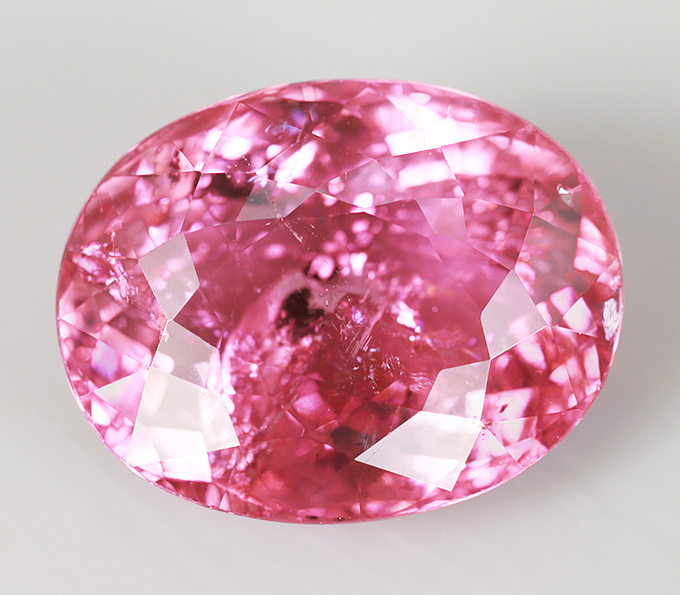 Красный «неоновый» турмалин 3,88 карат