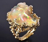 Золотое кольцо с крупным эфиопским опалом 26,85 карат и бриллиантами высоких характеристик Золото