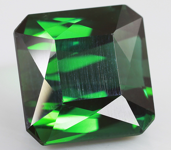 «Неоновый» турмалин 3,12 карат