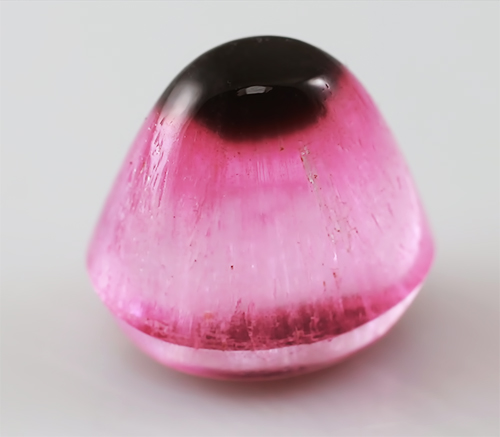 Редкий полихромный турмалин «черный кардинал» 2,12 карат