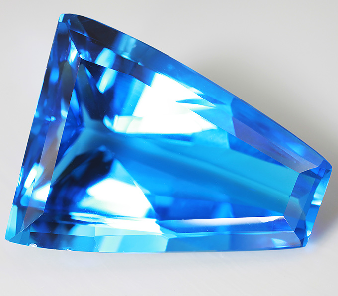 Топаз авторской огранки 65,27 карат