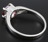 Изящное серебряное кольцо с розовой шпинелью 1,12 карат Серебро 925