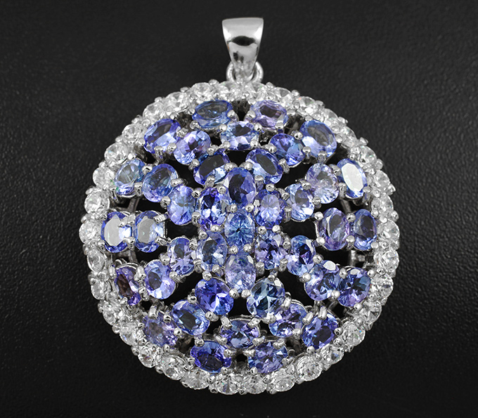 Шикарный серебряный кулон с насыщенными танзанитами