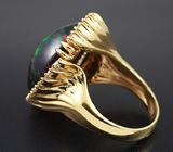 Кольцо с роскошным черным опалом и бриллиантами Золото