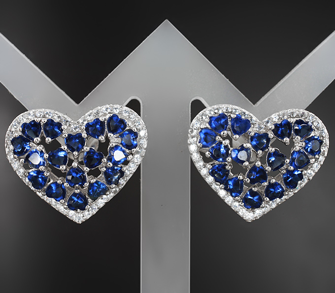 Серебряные серьги лабораторными сапфирами