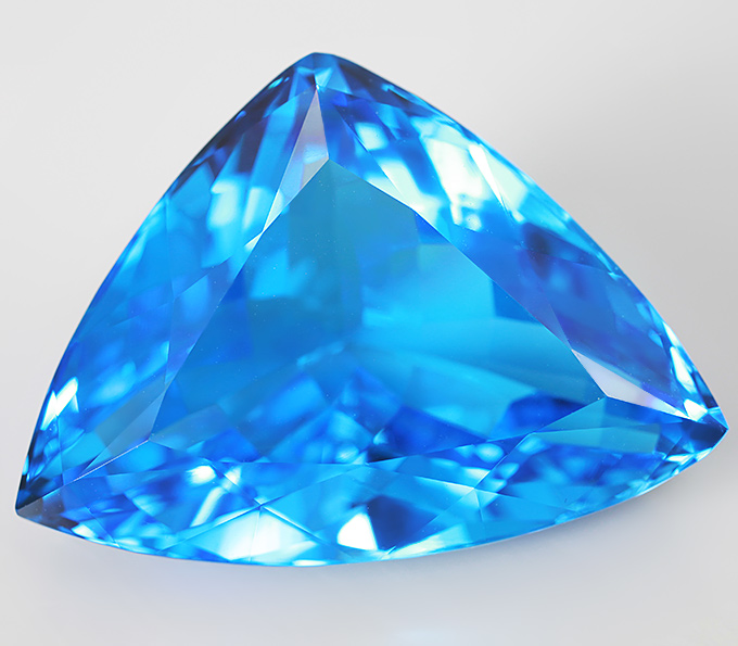 Чистейший топаз 56,29 карат