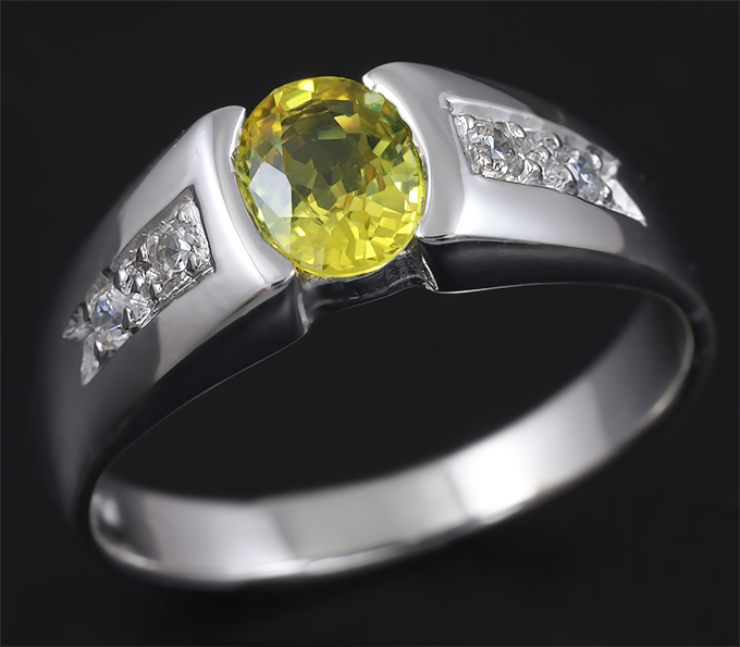Серебряное кольцо с лимонно-желтым сапфиром 0,75 карат