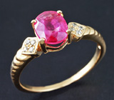 Элегантное серебряное кольцо с ярко-розовым сапфиром 1,81 карат Серебро 925