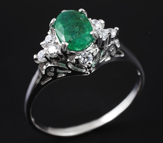 Серебряное кольцо с изумрудом 1,12 карат