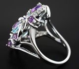 Изысканное серебряное кольцо с голубыми топазами и аметистами Серебро 925