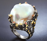 Серебряное кольцо с жемчужиной Mabe и пурпурными сапфирами Серебро 925