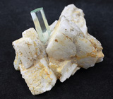 Кристалл аквамарина на породе 60 грамм 