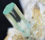 Кристалл аквамарина на породе 60 грамм 