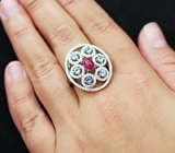 Изысканное серебряное кольцо с кабошоном пурпурного сапфира и танзанитами Серебро 925