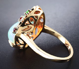 Золотое кольцо c эфиопским опалом 4,5 карат, рубинами, цаворитами гранатами и бриллиантами Золото