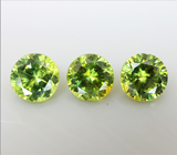 Набор из 3 уральских демантоидов 0,66 карат 