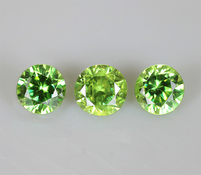 Набор из 3 уральских демантоидов 0,64 карат! «Конский хвост»